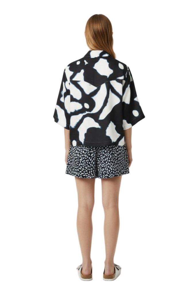 CROPPED HAWAIIAN SHIRT Bleeding Flowers Ecrublack